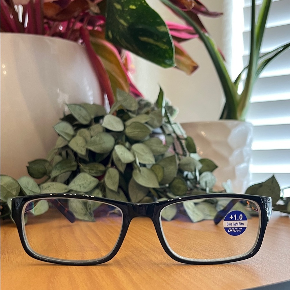 Readers Woman’s Glasses With +1.00 Magnification & Anti Blue Light Protection - Picture 5 of 13